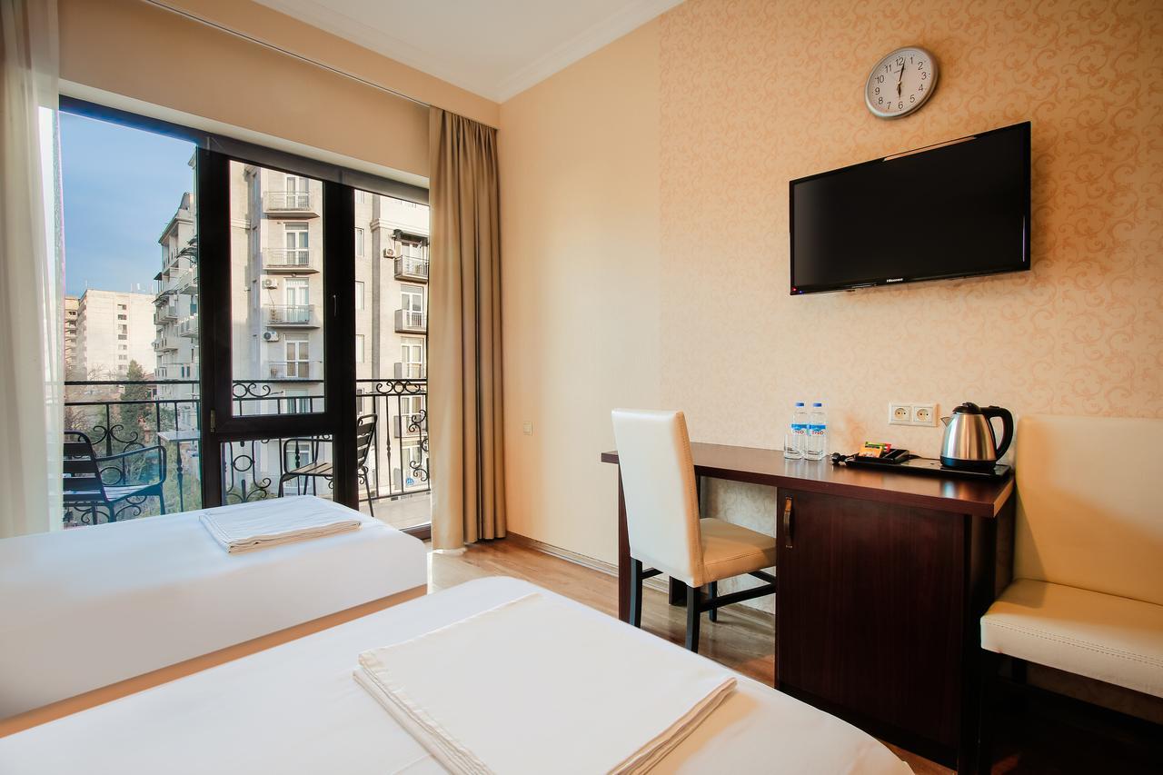 Hotel Gtm Plaza Tbilisi Exterior foto