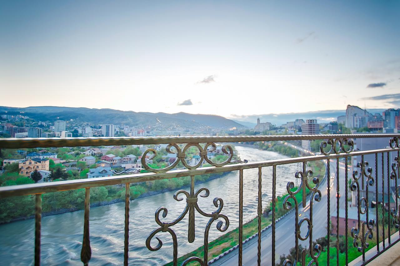 Hotel Gtm Plaza Tbilisi Exterior foto