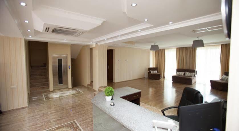 Hotel Gtm Plaza Tbilisi Exterior foto